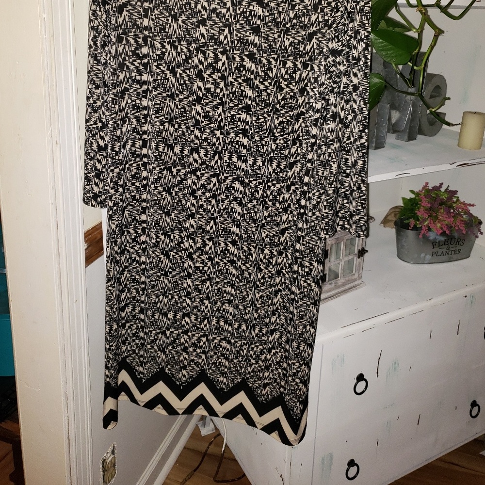 Dress - Picture 2 of 5